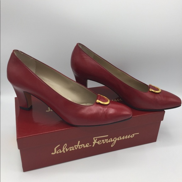 Salvatore Ferragamo Elegant Red Leather Shors